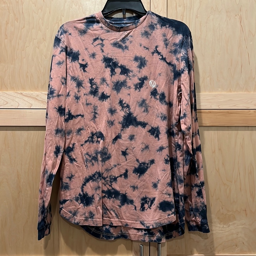 10 Deep long sleeved shirt